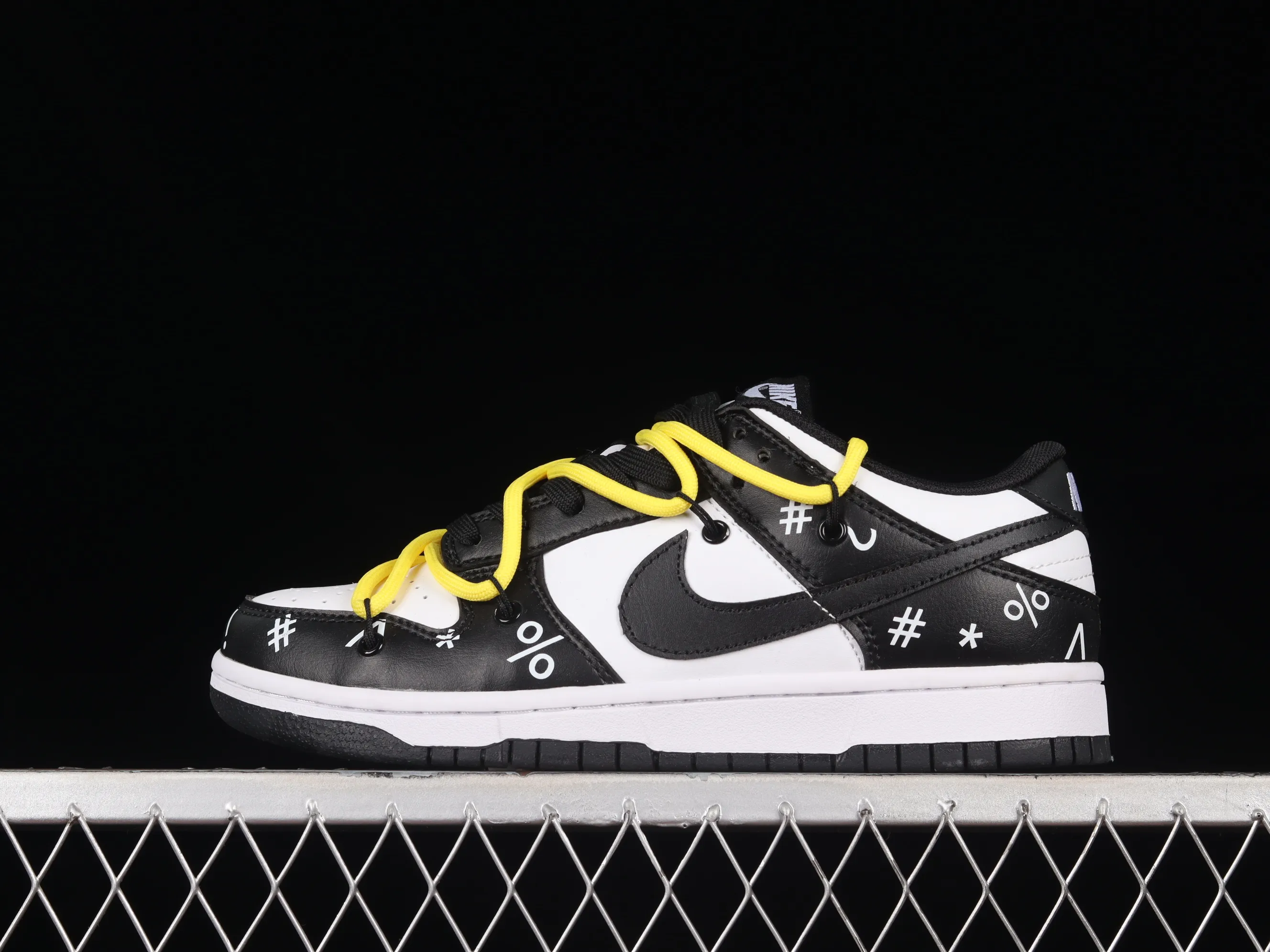 All Categories Nk SB Dunk Series Nk SB Dunk Low Low-top sneakers Nk Dunk Low Black and White Panda Code Customized version of deconstructed strap casual sneakers DD1391-100